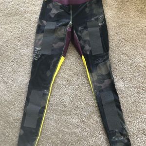 REEBOK CROSSFIT COMPRESSION LEGGING .